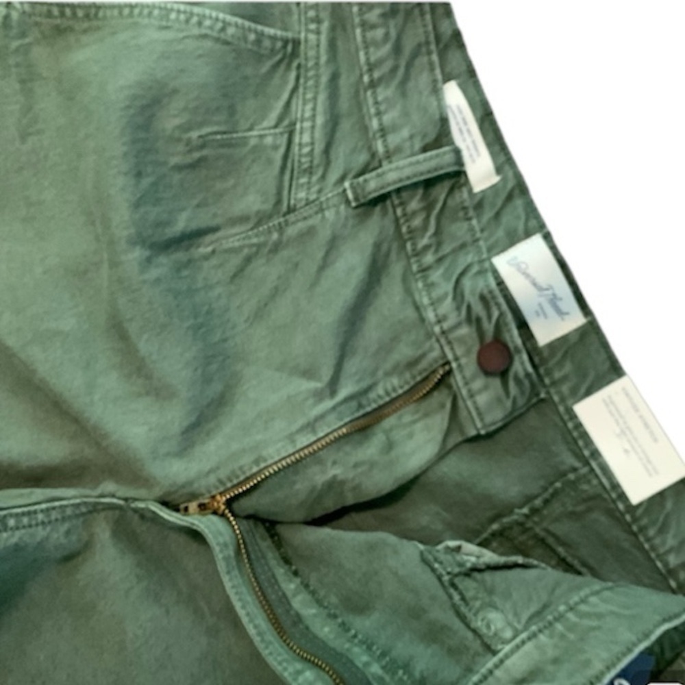 Universal Thread Women's A-Line
Vintage Stretch Midi Shorts - Picture 5 of 9